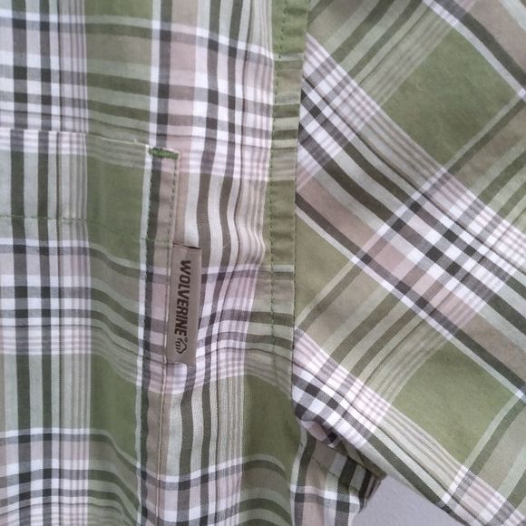 Wolverine Short Sleeve Button Down Shirt. Large - Picture 5 of 7